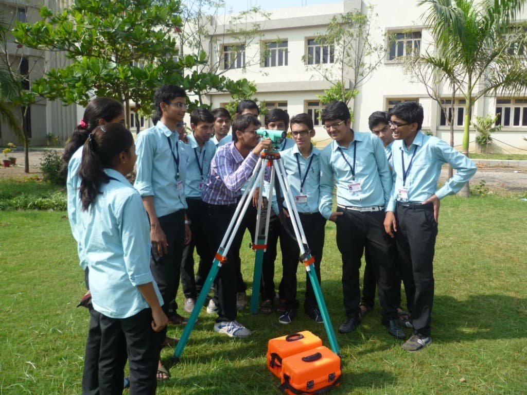 Shree Dhanvantary College of Engineering and Technology Surat Campus photo 16